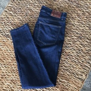 LRL Lauren Jeans Co. jeans. Skinny, ankle jeans. Dark blue. Stretchy. Size 6